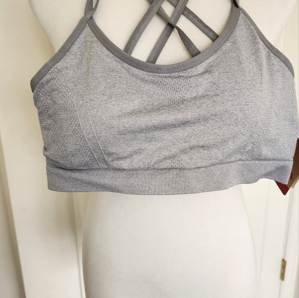 Reebok sport bra.  Mediu.